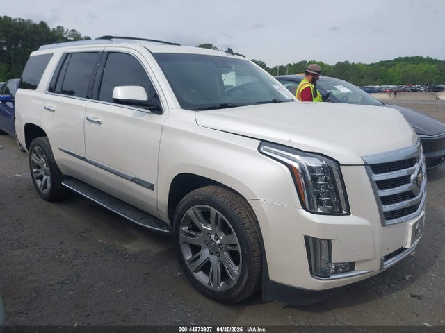 2015 Cadillac Escalade Luxury მანქანა იყიდება აუქციონზე, vin: 1GYS4BKJ9FR270258, აუქციონის ნომერი: 44973927
