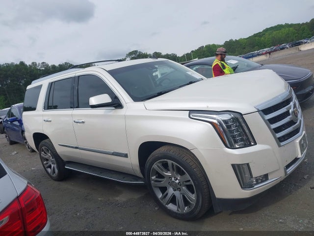 2015 Cadillac Escalade Luxury მანქანა იყიდება აუქციონზე, vin: 1GYS4BKJ9FR270258, აუქციონის ნომერი: 44973927