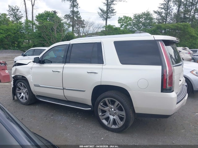 2015 Cadillac Escalade Luxury მანქანა იყიდება აუქციონზე, vin: 1GYS4BKJ9FR270258, აუქციონის ნომერი: 44973927