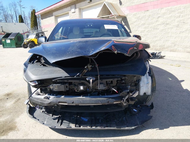 Продажа на аукционе авто 2023 Tesla Model X Dual Motor All-wheel Drive/standard Range, vin: 7SAXCBE58PF423364, номер лота: 44973960