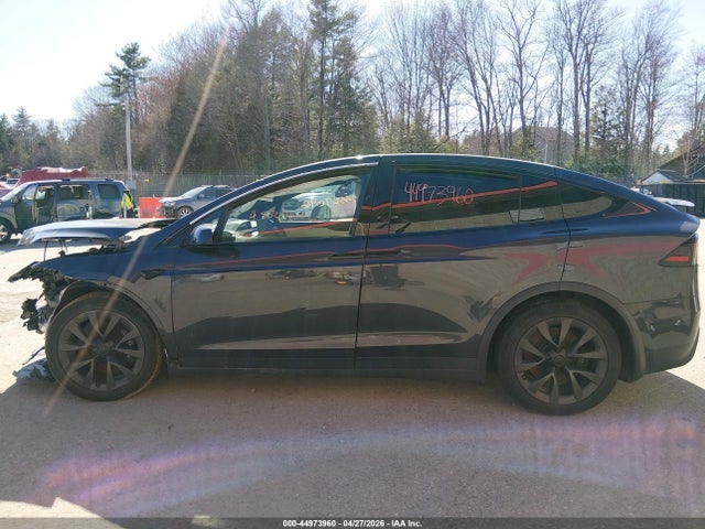Продажа на аукционе авто 2023 Tesla Model X Dual Motor All-wheel Drive/standard Range, vin: 7SAXCBE58PF423364, номер лота: 44973960