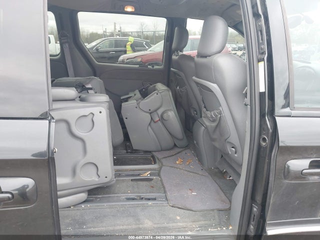 2004 Chrysler Town & Country Limited მანქანა იყიდება აუქციონზე, vin: 2C8GP64L74R576955, აუქციონის ნომერი: 44973974