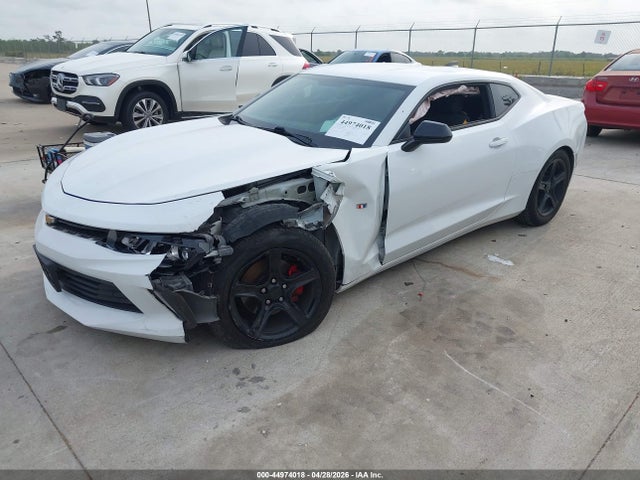 Chevrolet Camaro 1lt 2018 1G1FB1RX8J0169896 Image 2