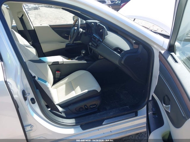 2025 Lexus Es 300h Luxury მანქანა იყიდება აუქციონზე, vin: 58AEA1C10SU060227, აუქციონის ნომერი: 44974039