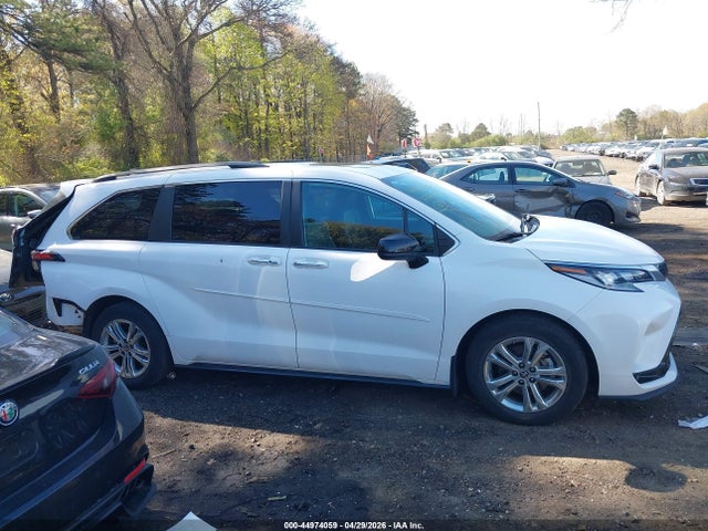 44974059 :رقم المزاد ، 5TDDSKFC3NS073652 vin ، 2022 Toyota Sienna Xse مزاد بيع