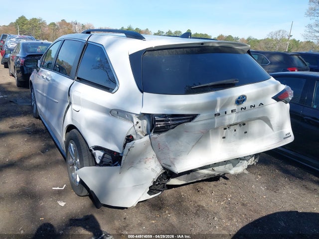 44974059 :رقم المزاد ، 5TDDSKFC3NS073652 vin ، 2022 Toyota Sienna Xse مزاد بيع