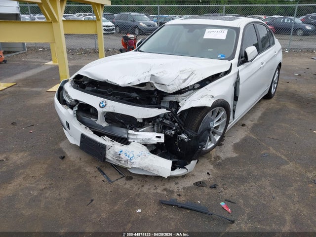 44974123 :رقم المزاد ، WBA8E1G59JNU91682 vin ، 2018 Bmw 320i مزاد بيع