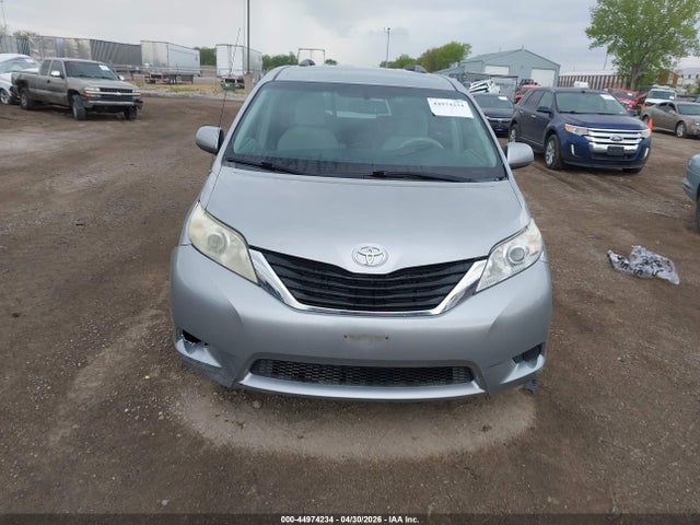 Aukcja sprzedaży 2011 Toyota Sienna Le, vin: 5TDKK3DC0BS035453, numer aukcji: 44974234