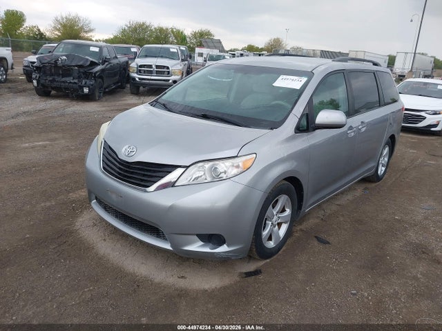 Aukcja sprzedaży 2011 Toyota Sienna Le, vin: 5TDKK3DC0BS035453, numer aukcji: 44974234