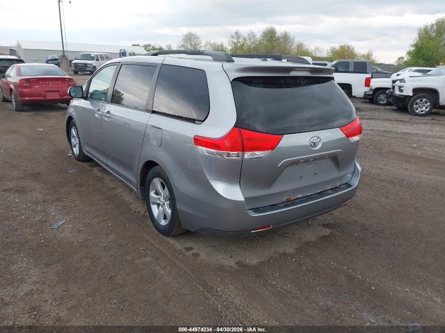 Aukcja sprzedaży 2011 Toyota Sienna Le, vin: 5TDKK3DC0BS035453, numer aukcji: 44974234