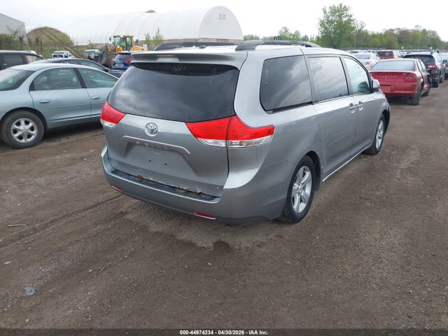 Aukcja sprzedaży 2011 Toyota Sienna Le, vin: 5TDKK3DC0BS035453, numer aukcji: 44974234