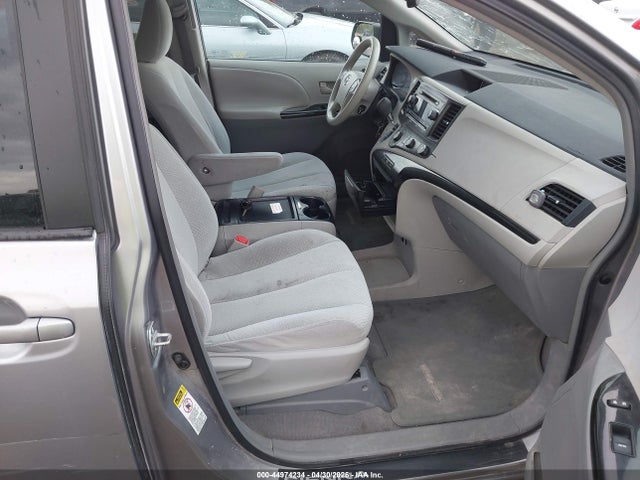 Aukcja sprzedaży 2011 Toyota Sienna Le, vin: 5TDKK3DC0BS035453, numer aukcji: 44974234