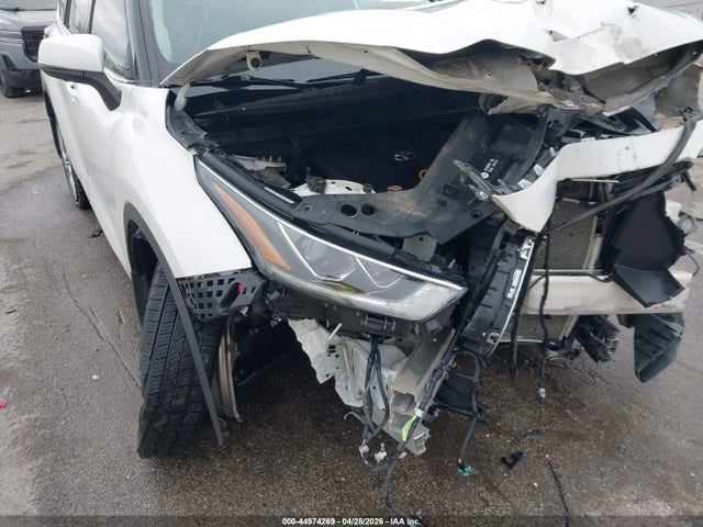 Toyota Highlander Platinum 2022 5TDFZRBH4NS207390 Image 20