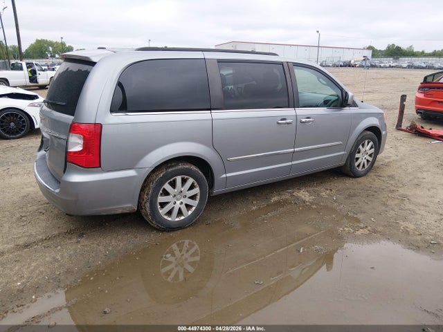 2015 Chrysler Town & Country Touring მანქანა იყიდება აუქციონზე, vin: 2C4RC1BG8FR699262, აუქციონის ნომერი: 44974300