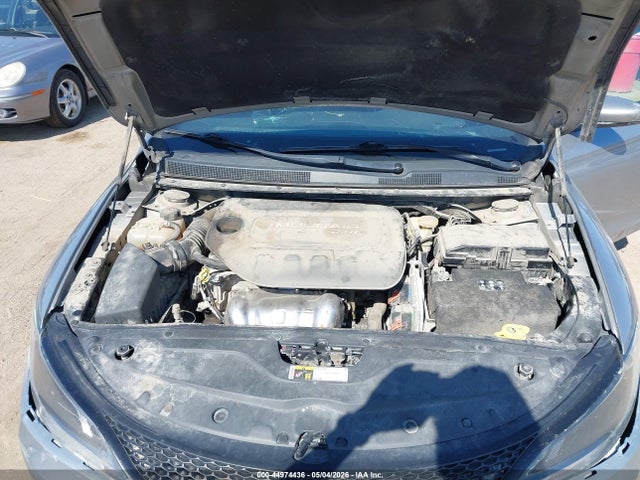 1C3CCCBB8GN139279 Chrysler 200 S