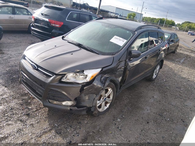 44974570 :رقم المزاد ، 1FMCU0GX5FUB42670 vin ، 2015 Ford Escape Se مزاد بيع