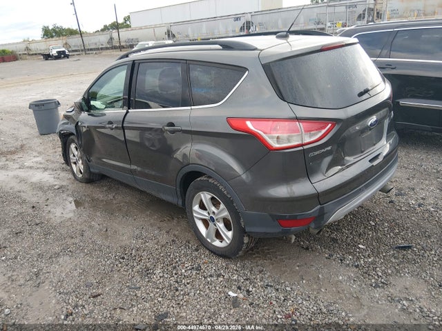 44974570 :رقم المزاد ، 1FMCU0GX5FUB42670 vin ، 2015 Ford Escape Se مزاد بيع