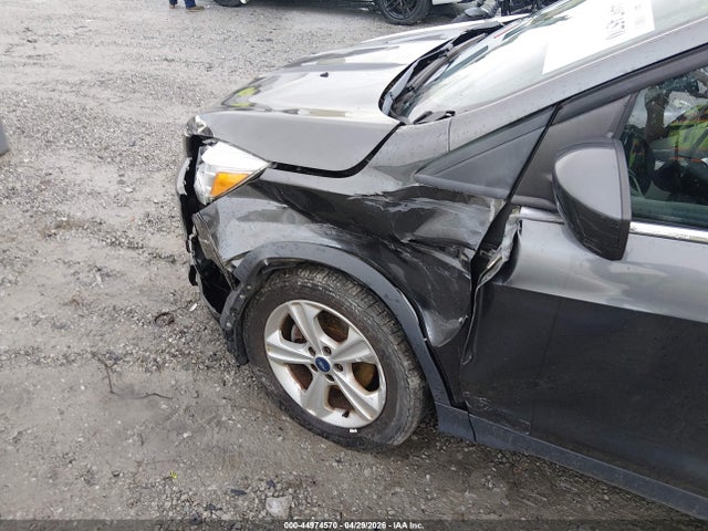 44974570 :رقم المزاد ، 1FMCU0GX5FUB42670 vin ، 2015 Ford Escape Se مزاد بيع