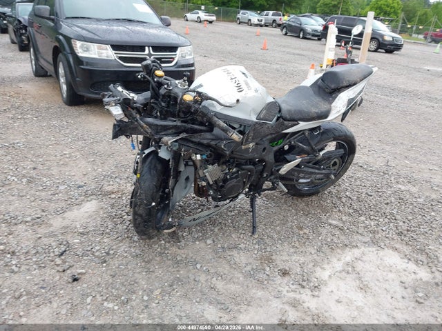 ML5ZXCS17SDA39462 Kawasaki Zx400 S
