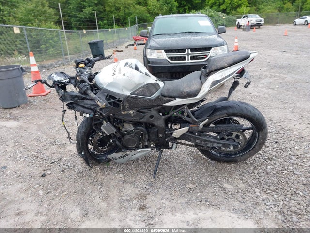 ML5ZXCS17SDA39462 Kawasaki Zx400 S