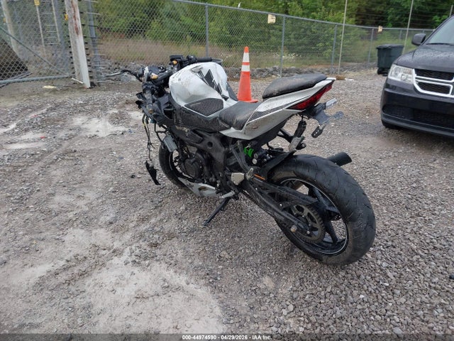 ML5ZXCS17SDA39462 Kawasaki Zx400 S