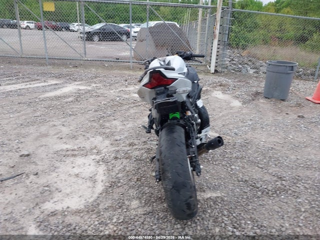 ML5ZXCS17SDA39462 Kawasaki Zx400 S