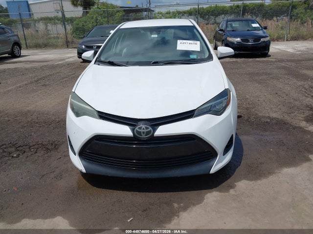 2017 Toyota Corolla Le მანქანა იყიდება აუქციონზე, vin: 5YFBURHE4HP700008, აუქციონის ნომერი: 44974650