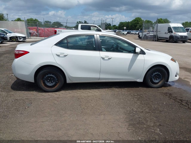 2017 Toyota Corolla Le მანქანა იყიდება აუქციონზე, vin: 5YFBURHE4HP700008, აუქციონის ნომერი: 44974650