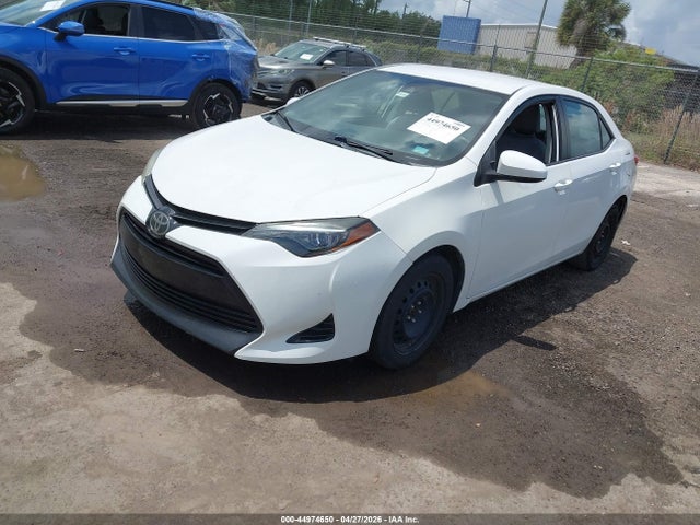 2017 Toyota Corolla Le მანქანა იყიდება აუქციონზე, vin: 5YFBURHE4HP700008, აუქციონის ნომერი: 44974650