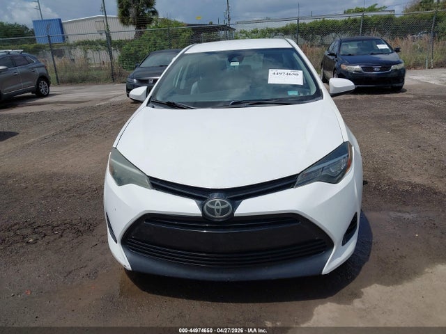 2017 Toyota Corolla Le მანქანა იყიდება აუქციონზე, vin: 5YFBURHE4HP700008, აუქციონის ნომერი: 44974650
