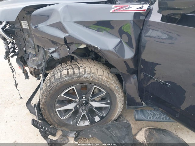 1GNSKPKD8NR211436 Chevrolet Tahoe 4wd Z71