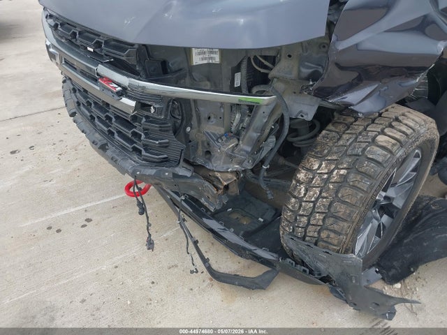 1GNSKPKD8NR211436 Chevrolet Tahoe 4wd Z71