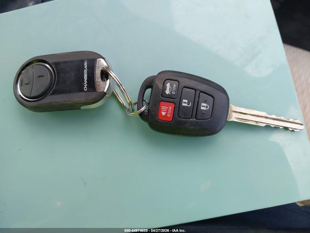 44974689 :رقم المزاد ، 2T1BURHE3EC046503 vin ، 2014 Toyota Corolla Le مزاد بيع