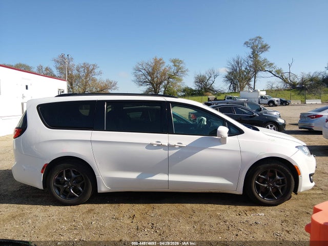 2020 Chrysler Pacifica Touring L Plus მანქანა იყიდება აუქციონზე, vin: 2C4RC1EG0LR233140, აუქციონის ნომერი: 44974693