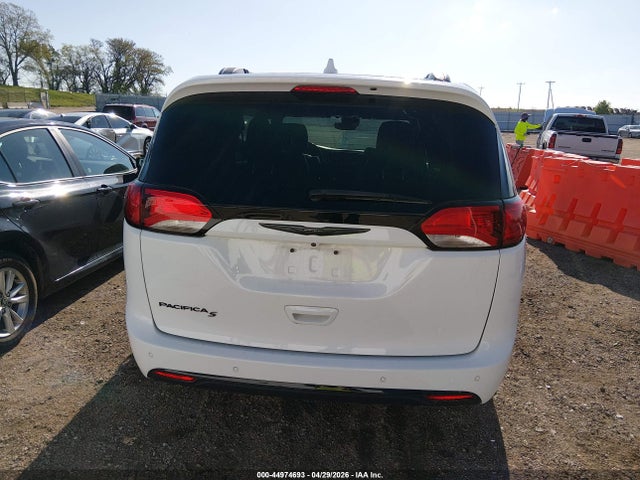 2020 Chrysler Pacifica Touring L Plus მანქანა იყიდება აუქციონზე, vin: 2C4RC1EG0LR233140, აუქციონის ნომერი: 44974693