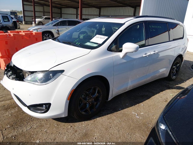 2020 Chrysler Pacifica Touring L Plus მანქანა იყიდება აუქციონზე, vin: 2C4RC1EG0LR233140, აუქციონის ნომერი: 44974693