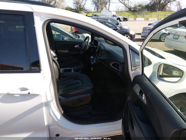 2020 Chrysler Pacifica Touring L Plus მანქანა იყიდება აუქციონზე, vin: 2C4RC1EG0LR233140, აუქციონის ნომერი: 44974693