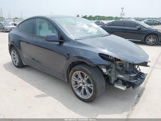 Продажа на аукционе авто 2024 Tesla Model Y Long Range Dual Motor All-wheel Drive, vin: 7SAYGDEE6RA223829, номер лота: 44974733