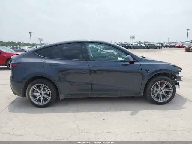 Продажа на аукционе авто 2024 Tesla Model Y Long Range Dual Motor All-wheel Drive, vin: 7SAYGDEE6RA223829, номер лота: 44974733