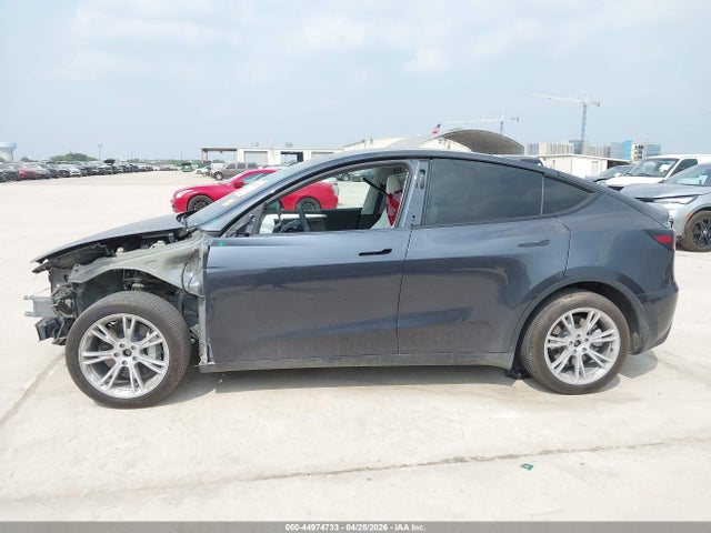 Продажа на аукционе авто 2024 Tesla Model Y Long Range Dual Motor All-wheel Drive, vin: 7SAYGDEE6RA223829, номер лота: 44974733