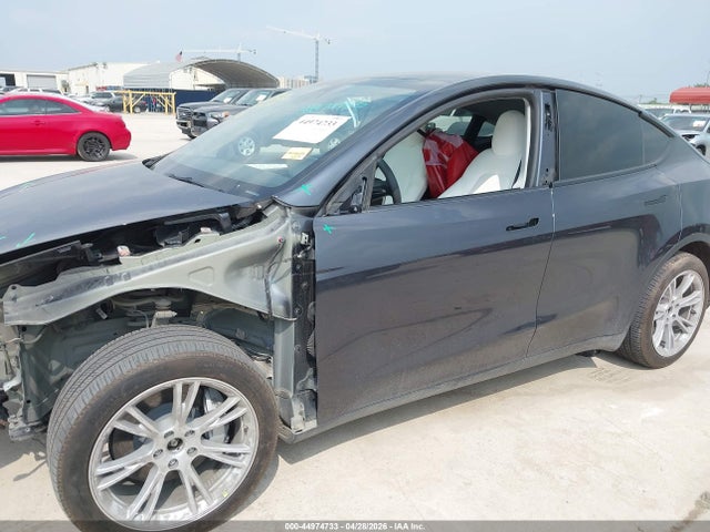 Продажа на аукционе авто 2024 Tesla Model Y Long Range Dual Motor All-wheel Drive, vin: 7SAYGDEE6RA223829, номер лота: 44974733