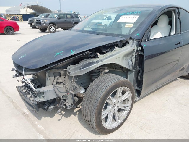 Продажа на аукционе авто 2024 Tesla Model Y Long Range Dual Motor All-wheel Drive, vin: 7SAYGDEE6RA223829, номер лота: 44974733