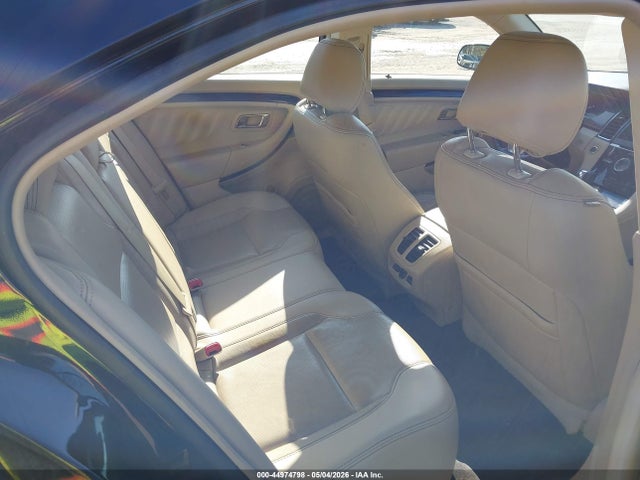 Ford Taurus Limited 2018 1FAHP2F87JG114972 Image 8