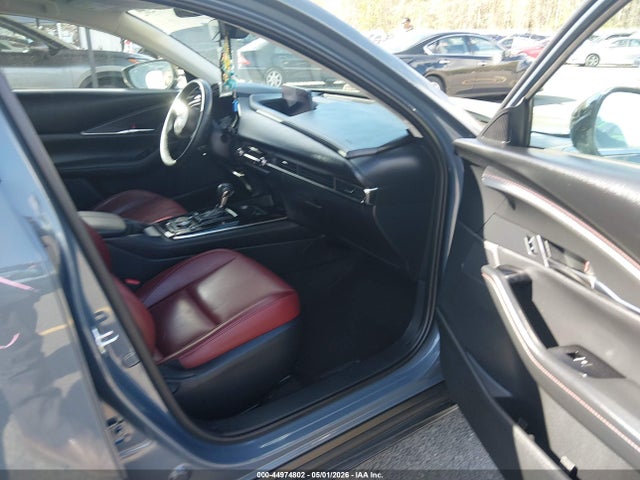 44974802 :رقم المزاد ، 3MVDMBCL9NM401573 vin ، 2022 Mazda Cx-30 Carbon Edition مزاد بيع