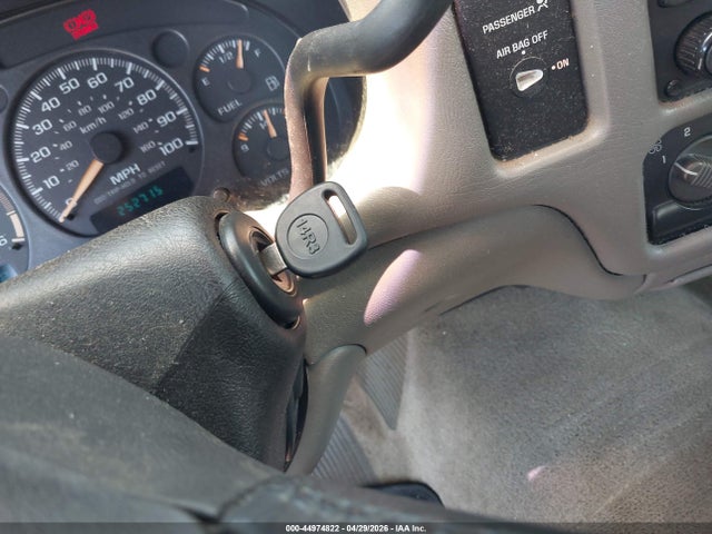 44974822 :رقم المزاد ، 1GCCS19X438130348 vin ، 2003 Chevrolet S-10 Ls مزاد بيع