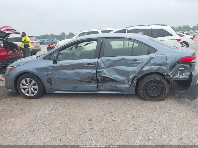 44974836 :رقم المزاد ، JTDEPMAE9NJ223433 vin ، 2022 Toyota Corolla Le مزاد بيع