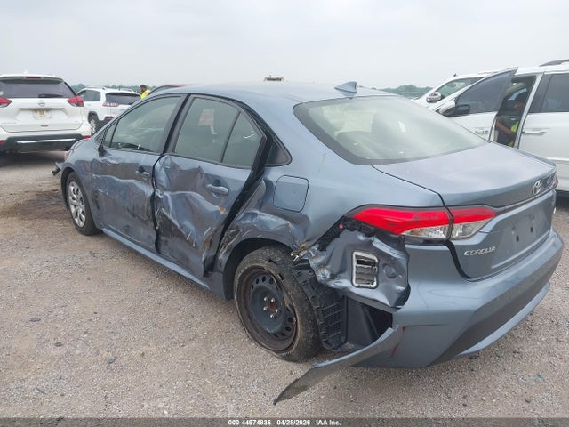 44974836 :رقم المزاد ، JTDEPMAE9NJ223433 vin ، 2022 Toyota Corolla Le مزاد بيع