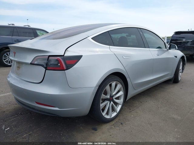 2018 Tesla Model 3 Long Range/mid Range მანქანა იყიდება აუქციონზე, vin: 5YJ3E1EA4JF048531, აუქციონის ნომერი: 44974894