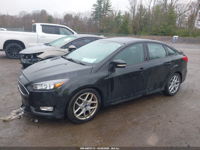 Ford FOCUS SE 2015 1FADP3F24FL283653 Image 2