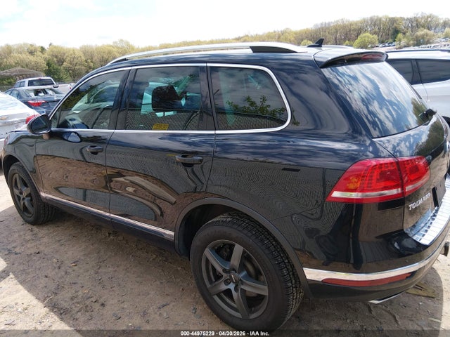 Продаж на аукціоні авто 2017 Volkswagen Touareg V6 Sport, vin: WVGEF7BP0HD005089, номер лоту: 44975229